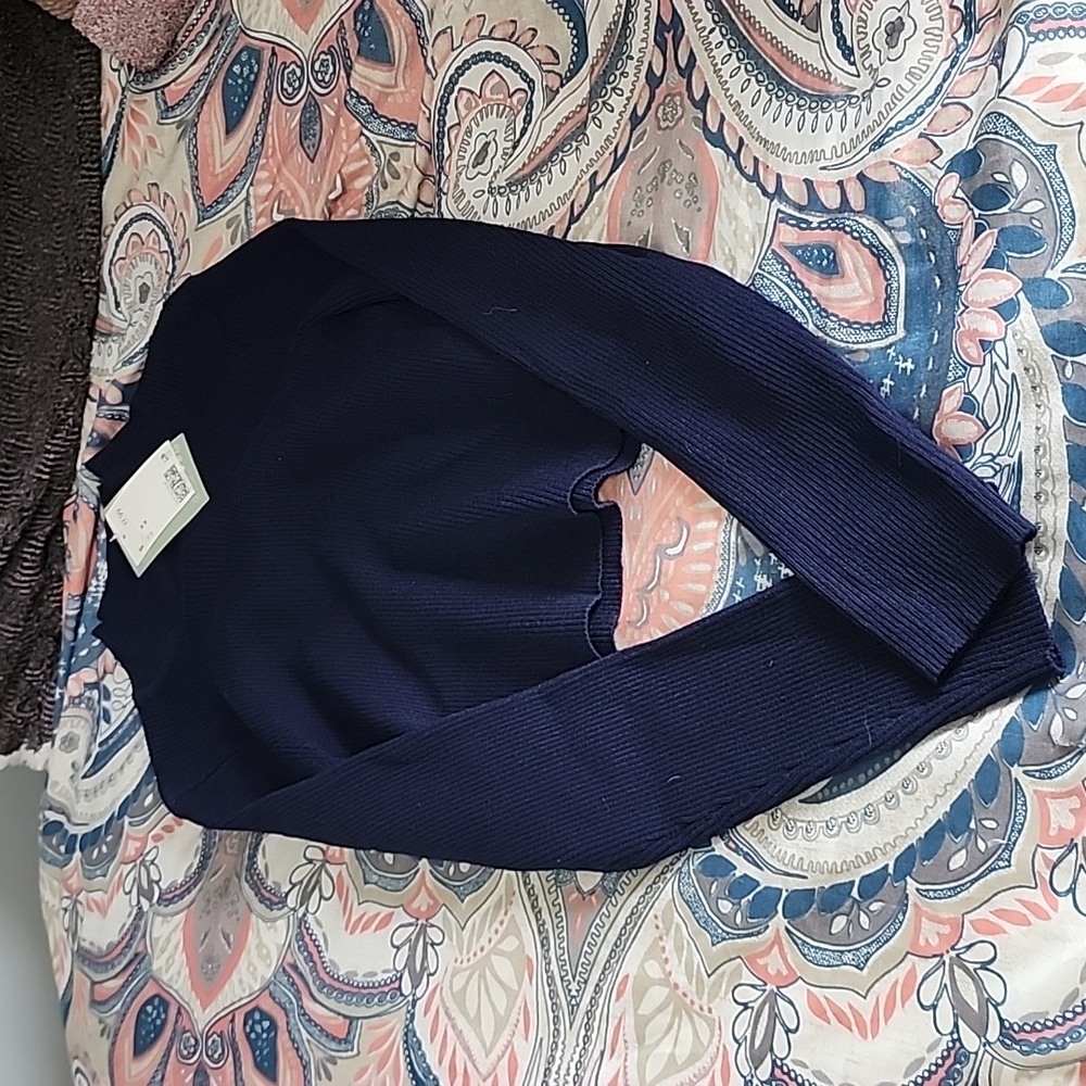 H&M navy blue ribbed mock neck shirt